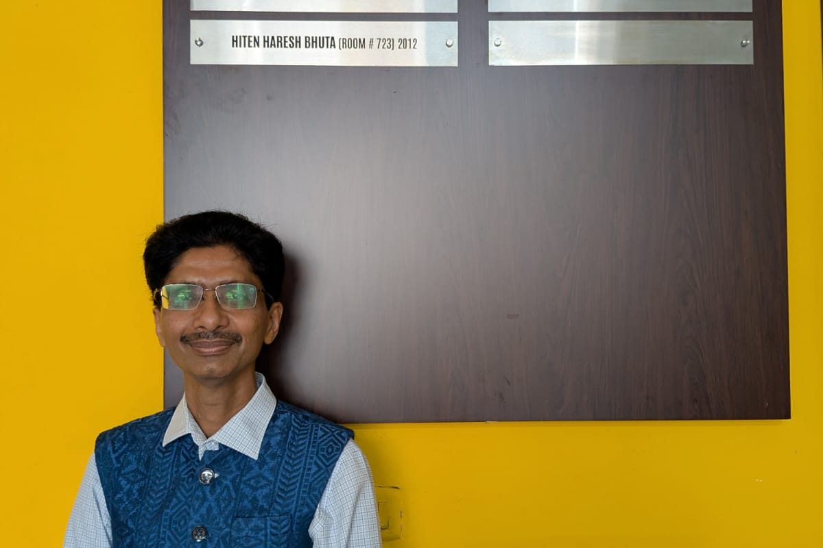 Hiten Bhuta’s IIT Bombay – SOM Journey Continues From Student Learning To Entrepreneurship And Giving Back